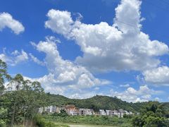 -华海酒店(茂名高铁站店)