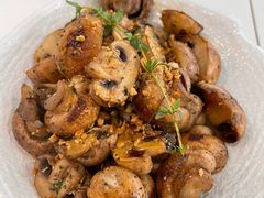 扒香草蒜茸蘑菇-拾挚扒房(招商花园城店)