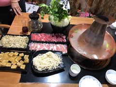 -果松木炭酸菜铜火锅·外婆参鸡汤