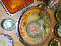 -洱火云南酸菜牛肉火锅(石景山当代商城店)