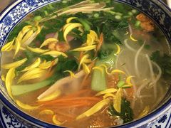 举人过桥米线-榴乡缘云南蒙自菊花过桥米线