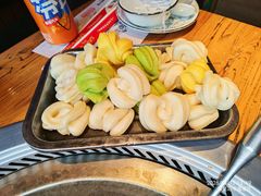 -山河屯铁锅炖· 东北菜·特色鲜鹅锅(开发区一店)