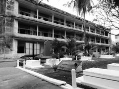 -吐斯廉屠杀博物馆