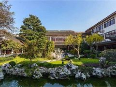-艺漫酒店(苏州寒山寺狮山路地铁站店)