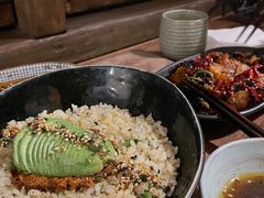 牛油果拌饭-小食院简餐厅