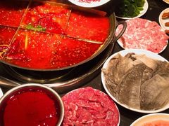 -渝嘴小老弟老火锅(华新村店)