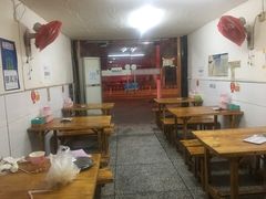 大堂-亮亮烧烤(积玉桥总店)