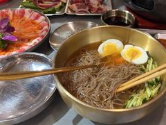 -围炉肉舍•炭烤活鳗•丹东海鲜烤肉(步行街店)