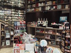 -钟书阁(群光广场店)