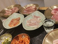 -臻牛烤肉