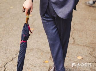 睿 绅 定 制 | 素 色 系 西 服 ——————