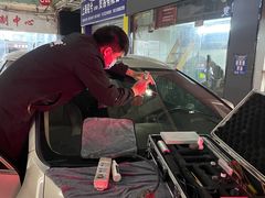 -鲨鱼皮汽车凹陷玻璃修复(静安店)
