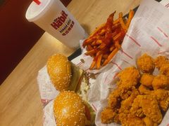 -The Habit Burger Grill 哈比特汉堡(复兴soho店)