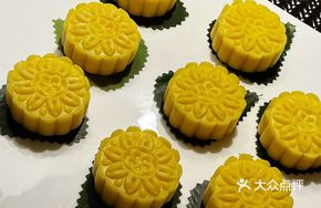Bird's Nest Mung Bean Cake