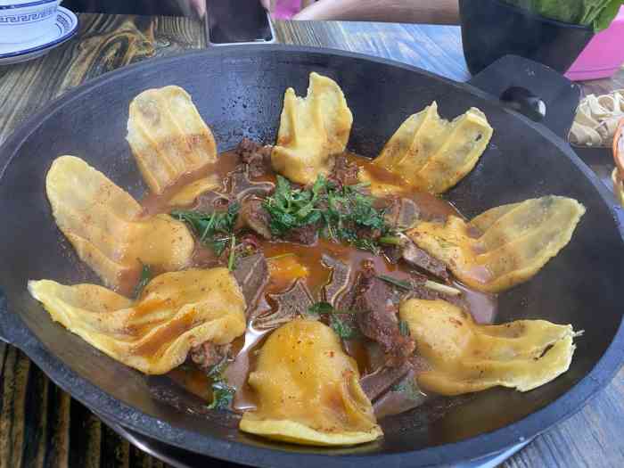 蜀牛巷地锅牛骨-"[薄荷]环境: 下午吃饭比较早,店里一个.