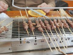 -哈尔滨小酒馆·鲜肉现穿自助烧烤(康新花园店)