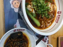 -呷佬·长沙手工米粉(金沙江路店)