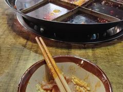 -渝嘴小老弟老火锅(华新村店)