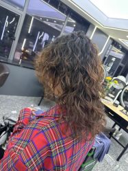 -藤野造型烫发染发