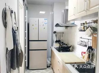 一、"裸奔"式 就是直接把冰箱放在厨房的某个预留区域