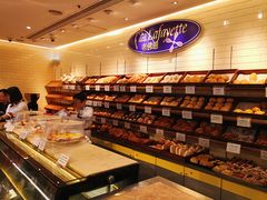 面包甜点陈列柜-老佛爷饼店