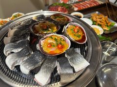 -围炉肉舍•炭烤活鳗•丹东海鲜烤肉(步行街店)