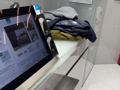 -福奈特洗衣洗鞋(宝华广场店)