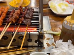-哈尔滨小酒馆·鲜肉现穿自助烧烤(康新花园店)