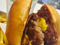 -TRIPS BURGER(大钟寺店)