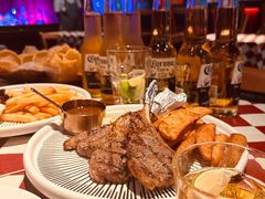 -鲨鱼美式餐厅酒吧Sharky