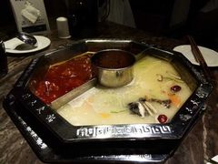-佬土鹅肠火锅(中建大观店)