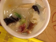 盛了一小碗全家福-春江饭店(共青团路总店)
