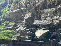 -龙水峡地缝景区