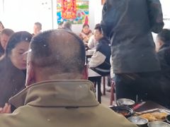 -伟伟羊杂馆