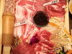 -我那覇豚肉店(カフーナ旭橋店)