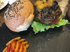 -HIGH FIVE哈福手工汉堡(桂林路店)