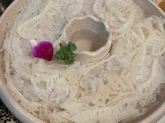 -老牌坊云南鱼豆花火锅(哈西万达店)