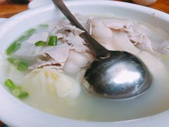 -茅屋大酒店