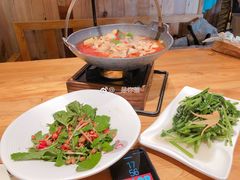 -老滇山寨•云南特色菜•地方菜•民族风情歌舞表演(金碧店)