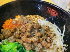 黑椒牛肉粒拌面-两勺子一碗口水鸡拌面