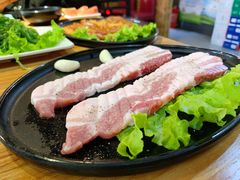 烤招牌厚切鲜猪五花-小米烤肉-泥炉炭烤(常营店)
