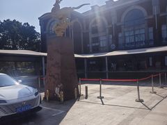 -房地产交易中心-停车场