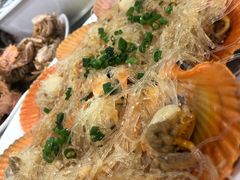 蒜蓉粉丝蒸扇贝-明记海鲜大排档(巽寮湾店)