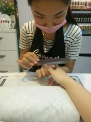 -美斯洛美甲美睫连锁店