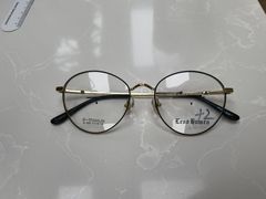 -潘多拉眼镜·蔡司依视路明月(潘家园店)