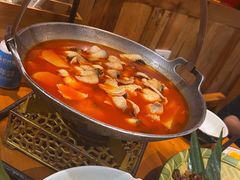 -老滇山寨•云南特色菜•地方菜•民族风情歌舞表演(金碧店)