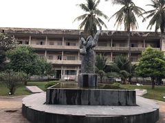 -吐斯廉屠杀博物馆