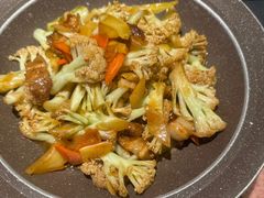 土猪肉炒菜花-北院·果木烤鸭·25年东北菜(创意产业园店)