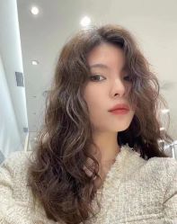 -MODEL'S HAIR