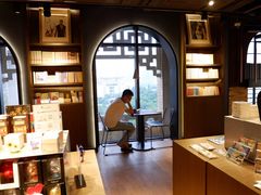 -光海书局(南京东路第一百货店)
